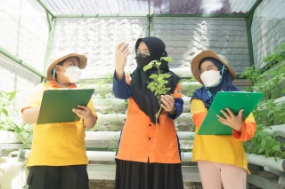 Siswa Sekolah dasar SAIM berkunjung ke perpustakaan