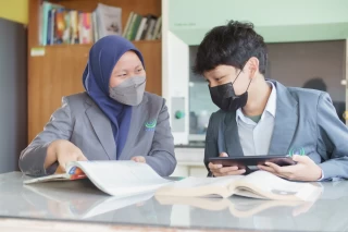 Siswa Sekolah dasar SAIM berkunjung ke perpustakaan